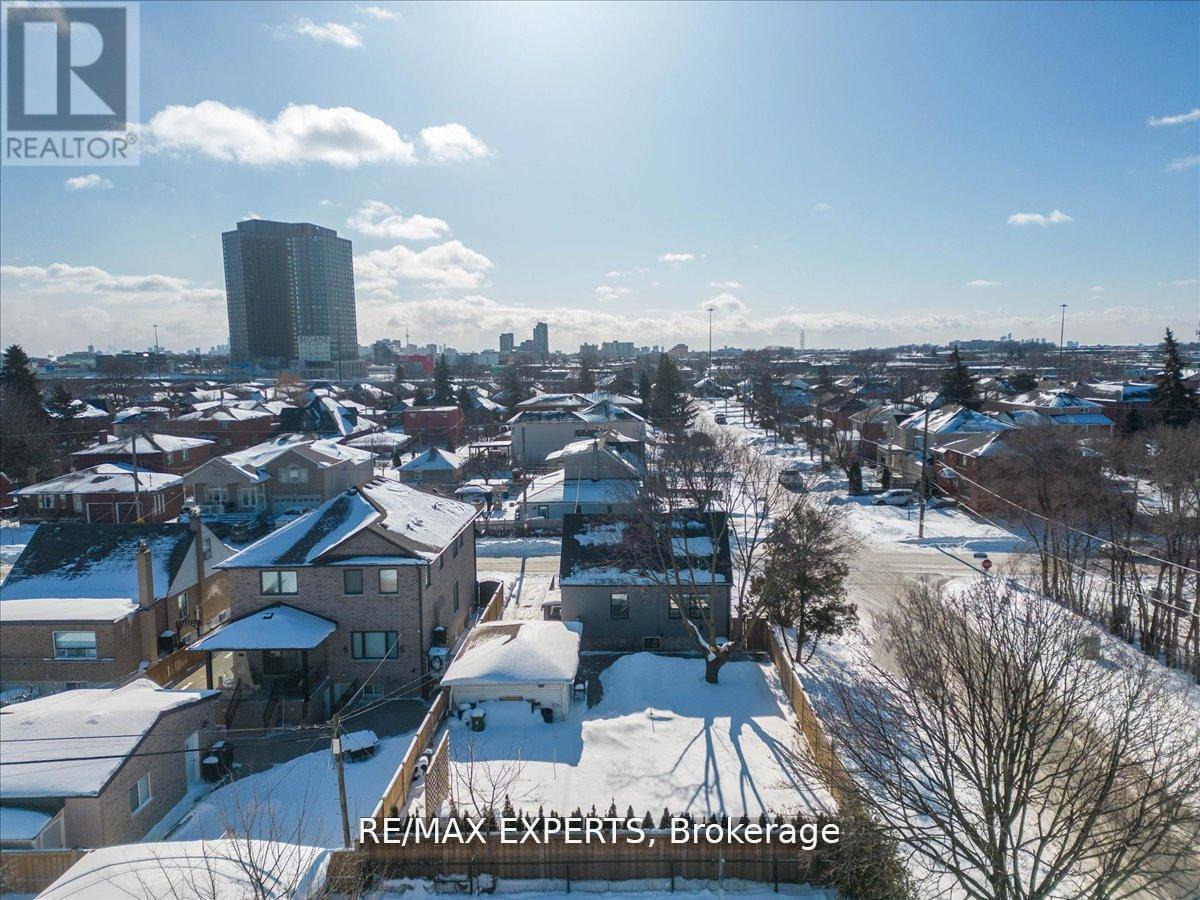 60 Anthony Road, Toronto (downsview-roding-cfb), Ontario