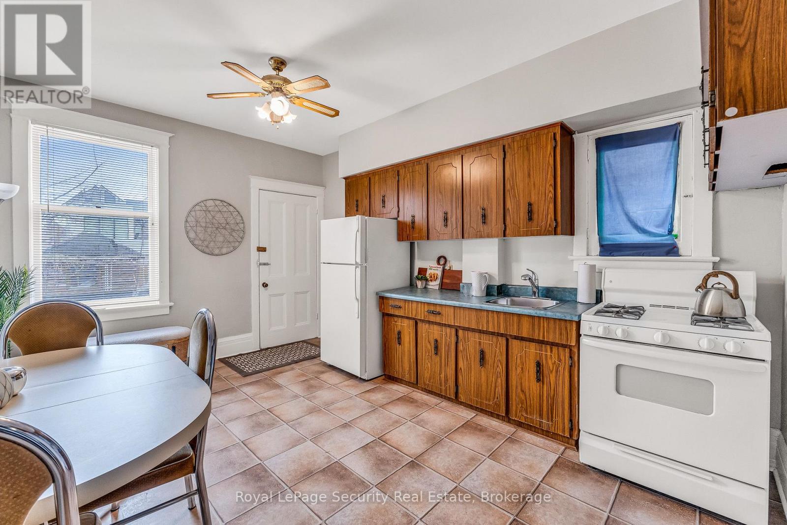 667 Ossington Avenue, Toronto (palmerston-little Italy), Ontario