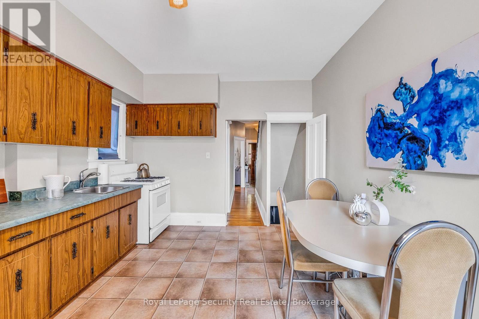 667 Ossington Avenue, Toronto (palmerston-little Italy), Ontario