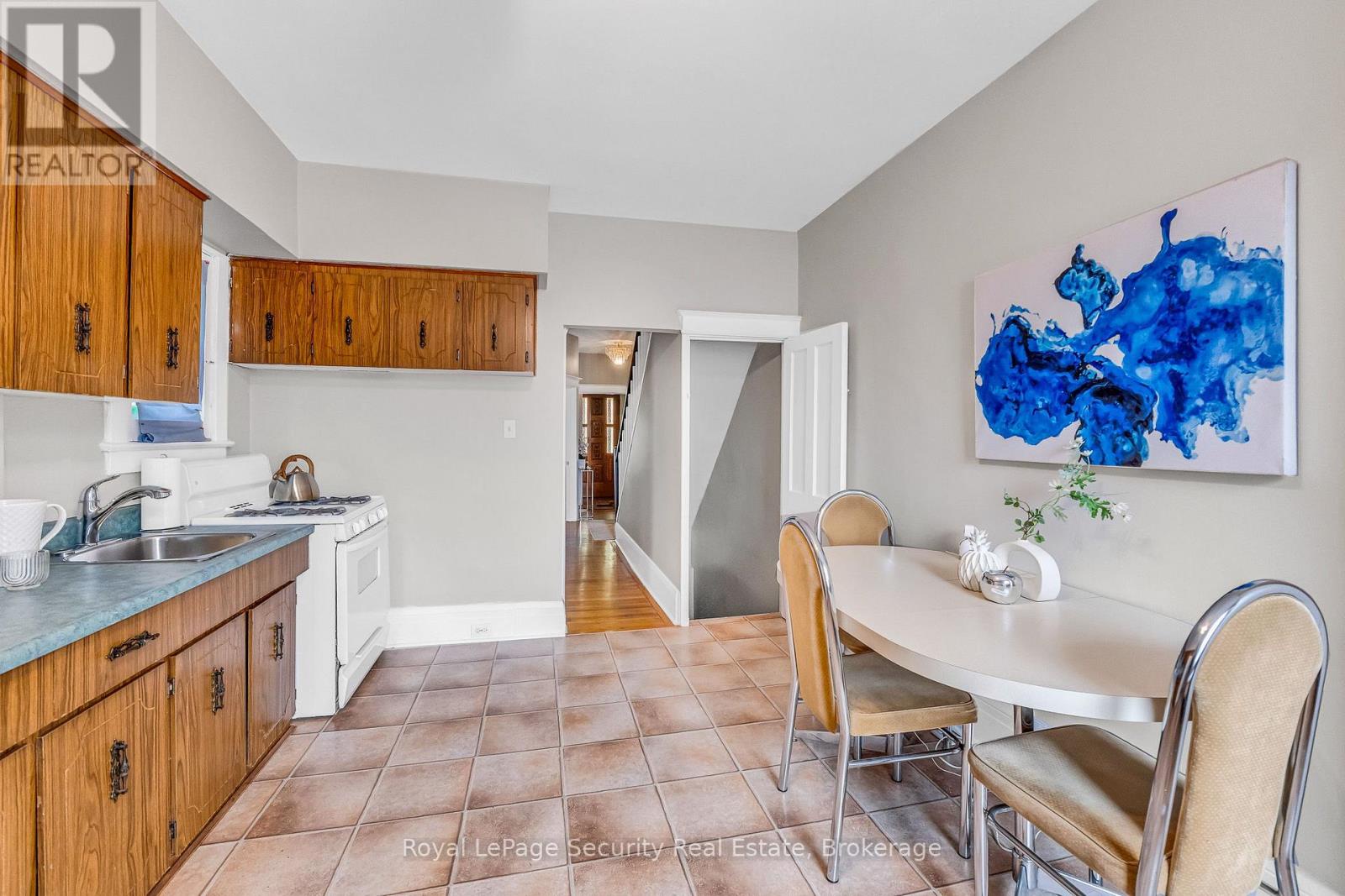 667 Ossington Avenue, Toronto (palmerston-little Italy), Ontario