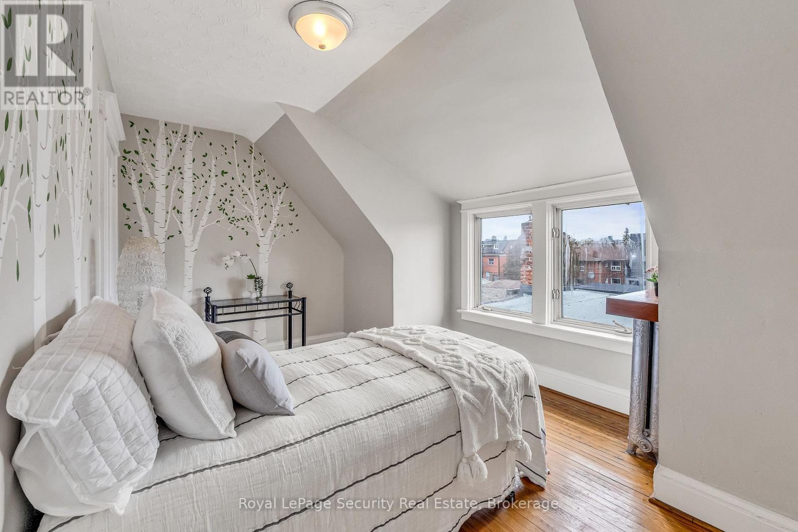 667 Ossington Avenue, Toronto (palmerston-little Italy), Ontario