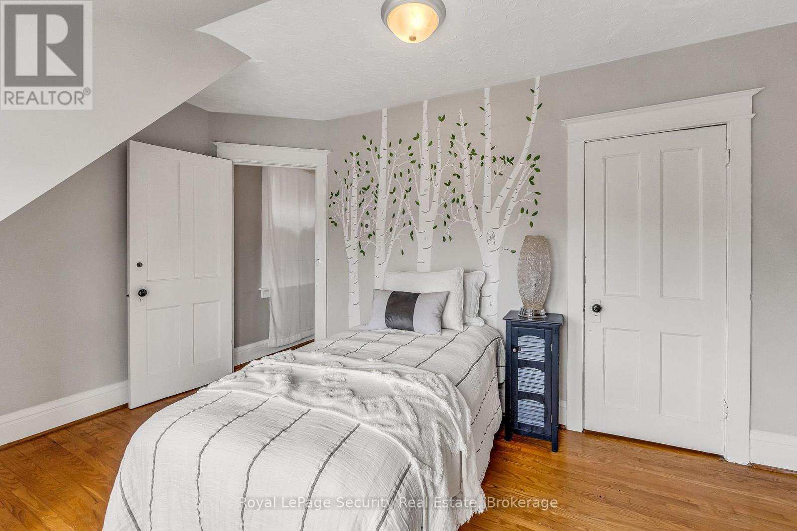 667 Ossington Avenue, Toronto (palmerston-little Italy), Ontario