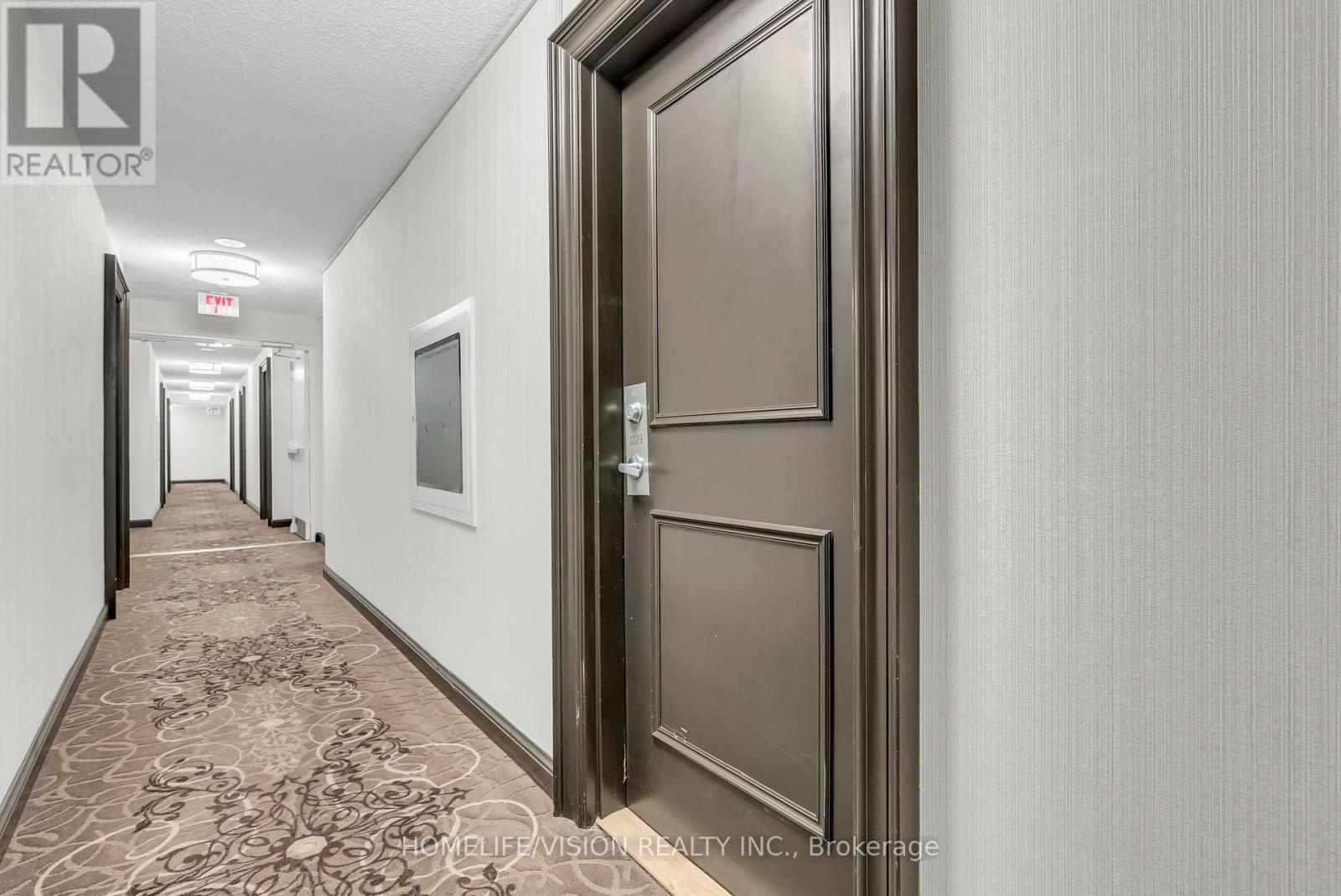 1229 - 28 Sommerset Way, Toronto (willowdale East), Ontario