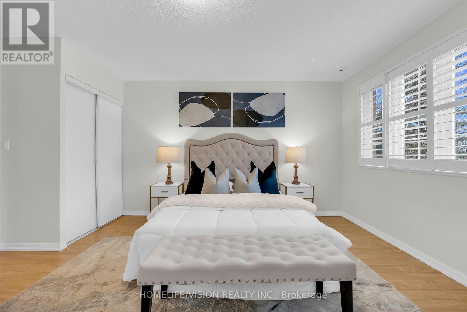 1229 - 28 Sommerset Way, Toronto (willowdale East), Ontario