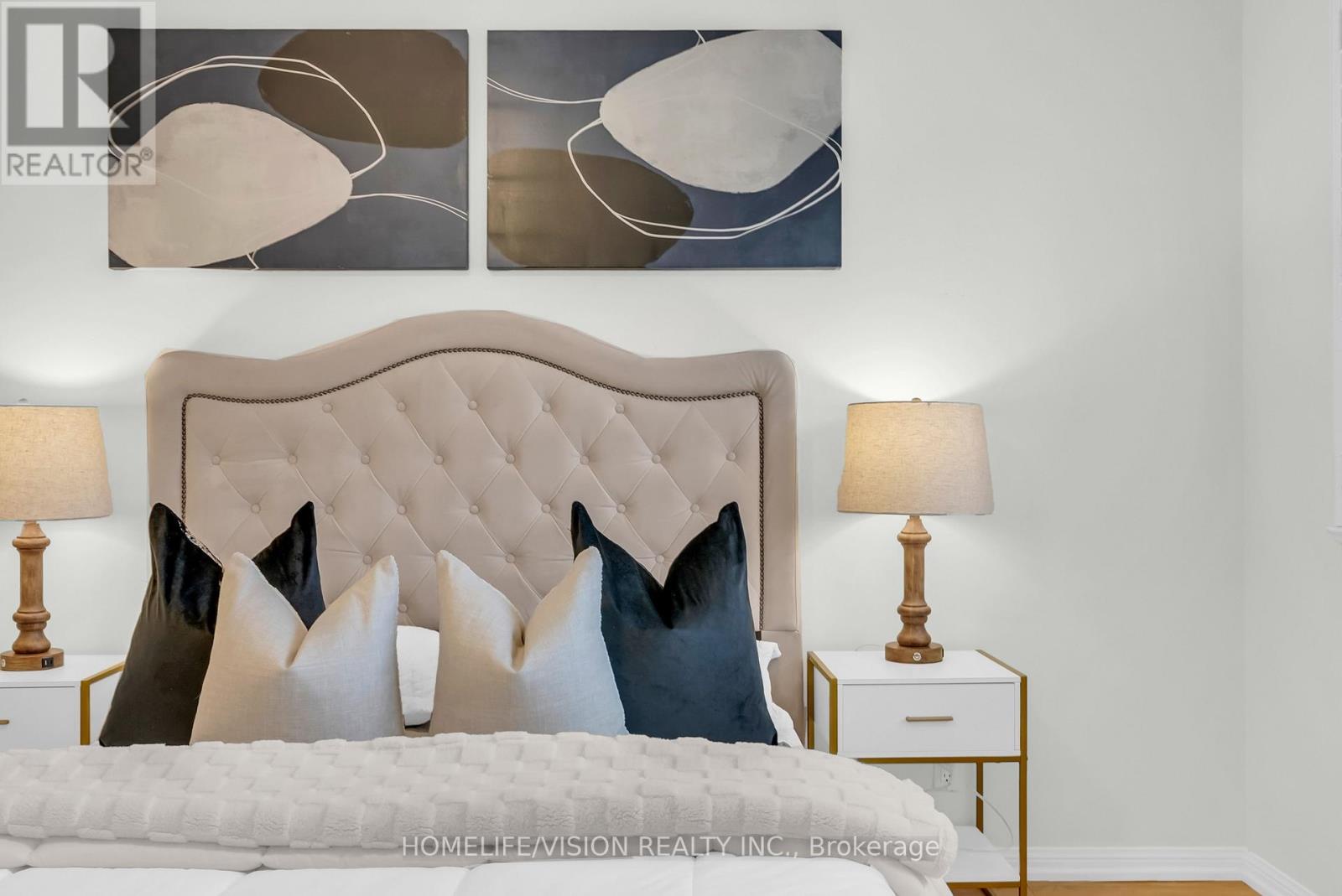 1229 - 28 Sommerset Way, Toronto (willowdale East), Ontario