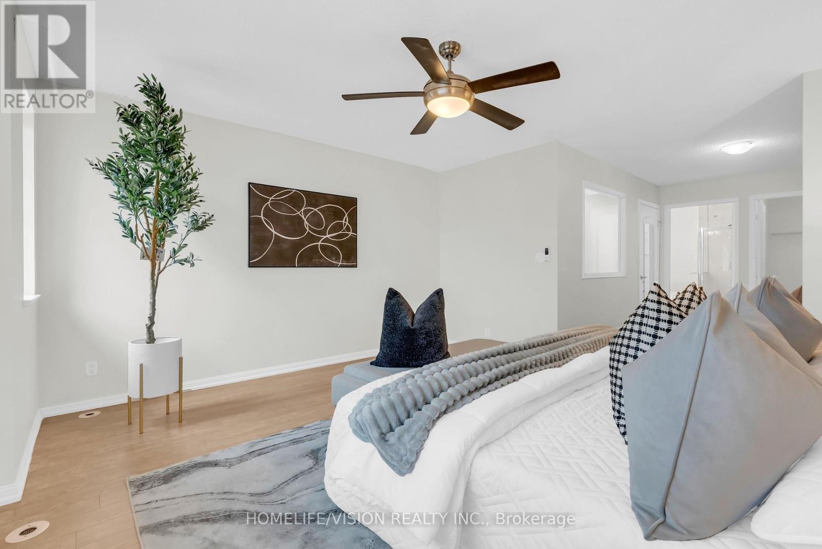 1229 - 28 Sommerset Way, Toronto (willowdale East), Ontario