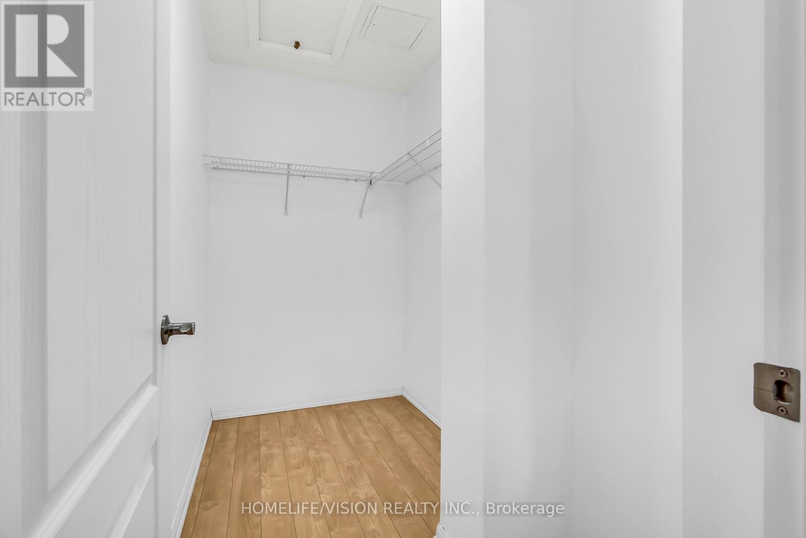 1229 - 28 Sommerset Way, Toronto (willowdale East), Ontario