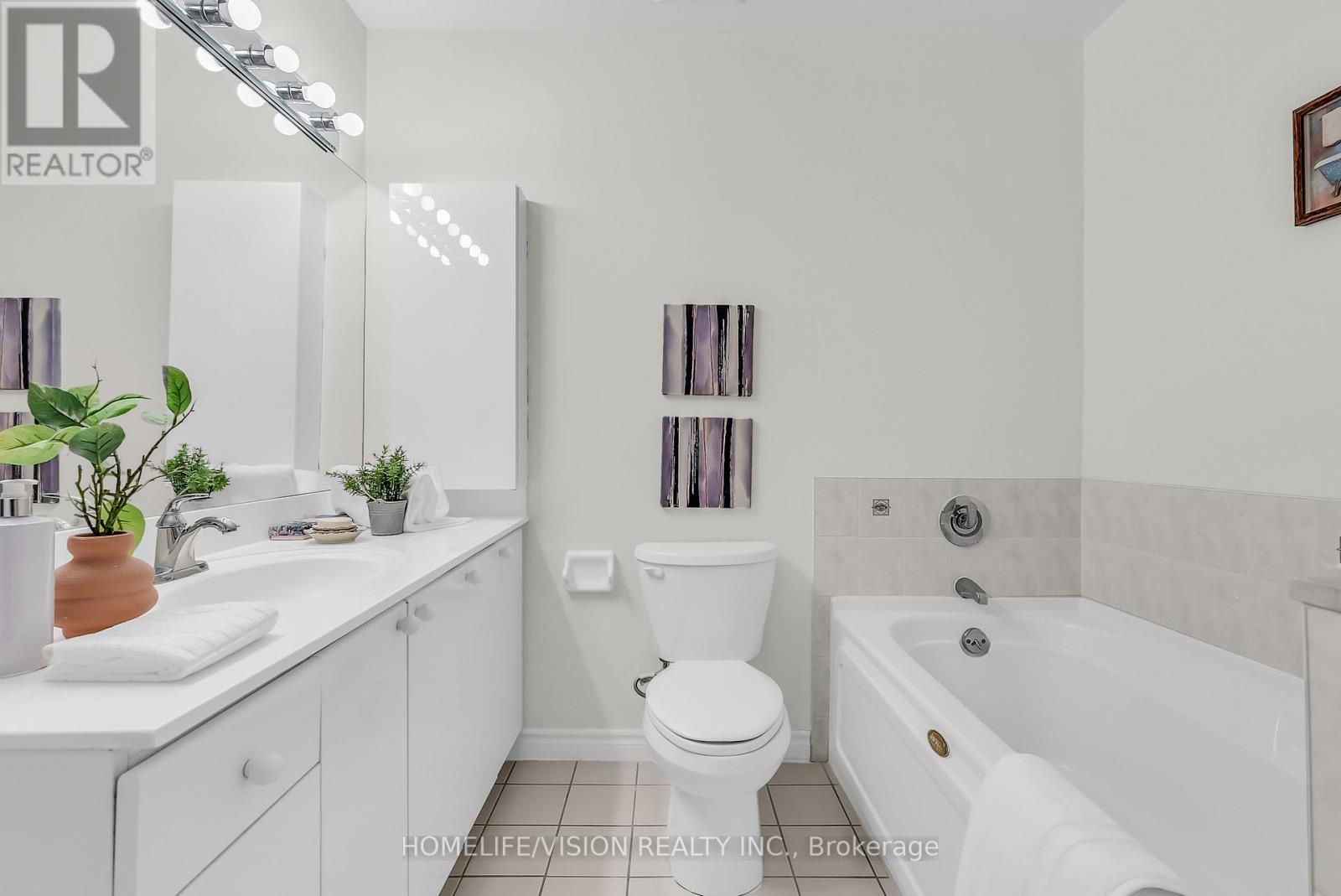 1229 - 28 Sommerset Way, Toronto (willowdale East), Ontario