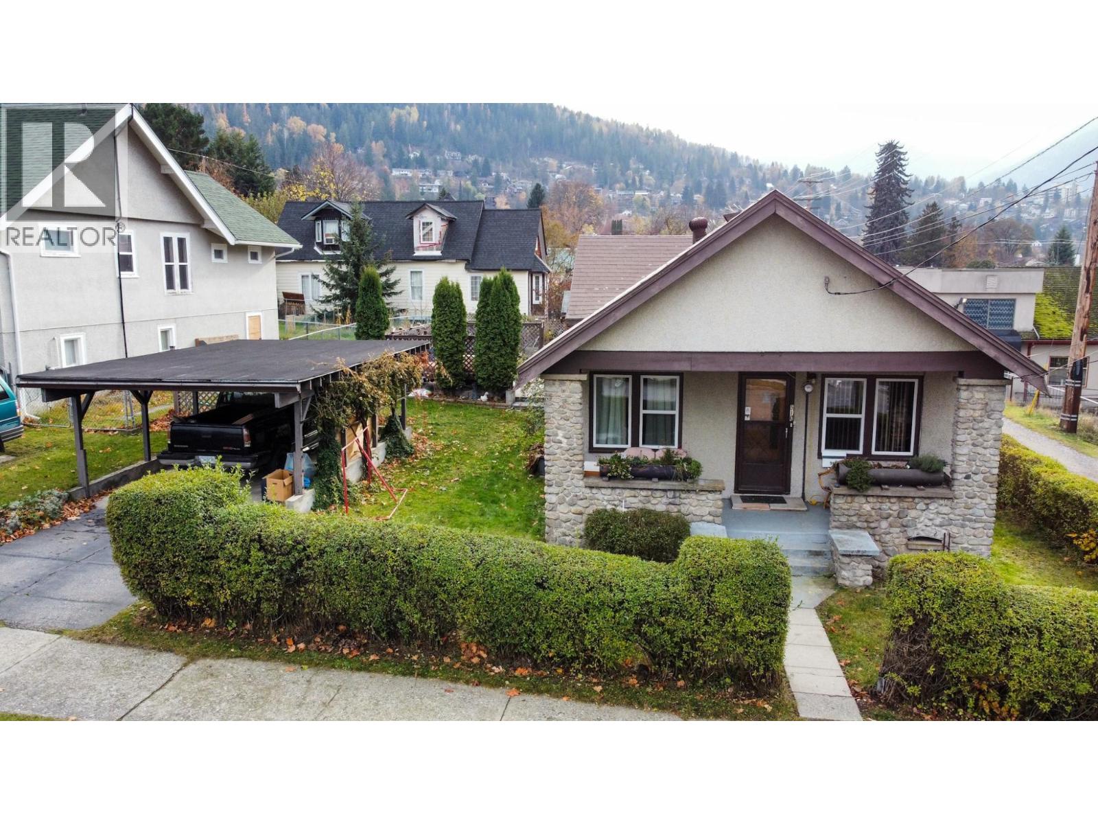 510 Kokanee Avenue, Nelson, British Columbia