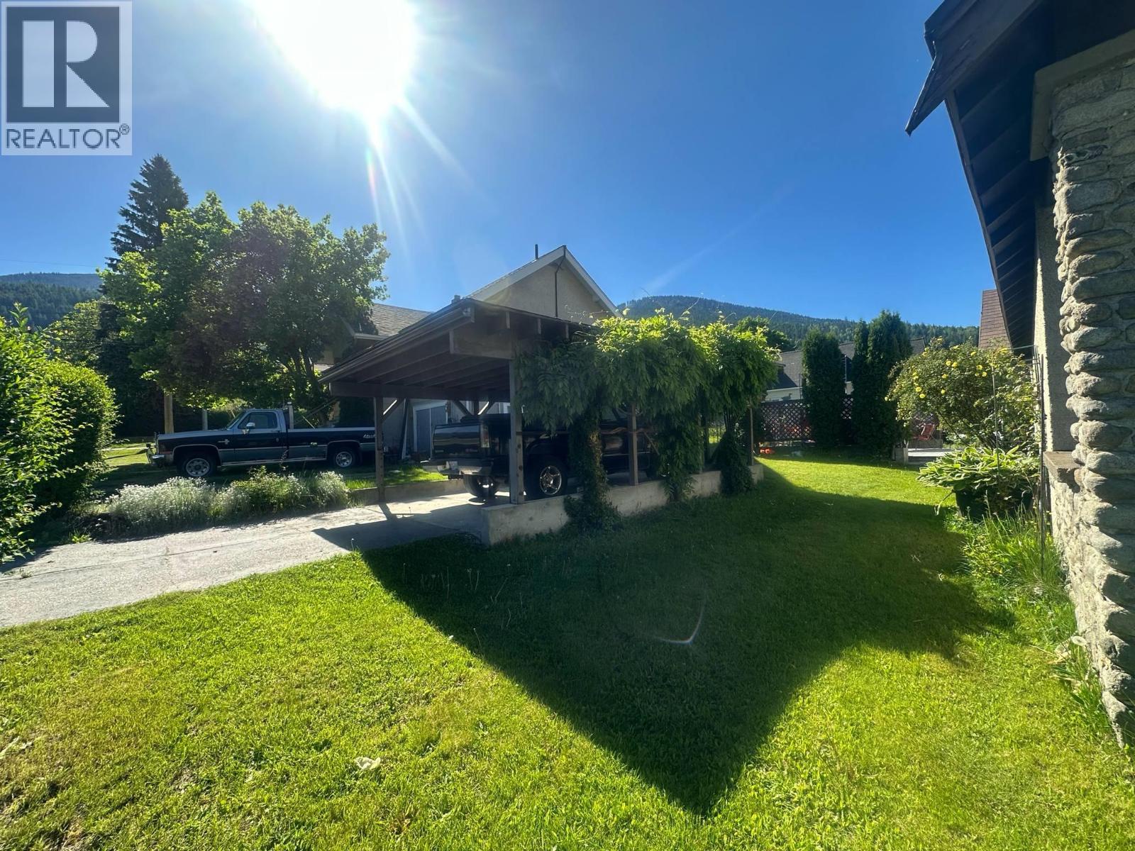 510 Kokanee Avenue, Nelson, British Columbia