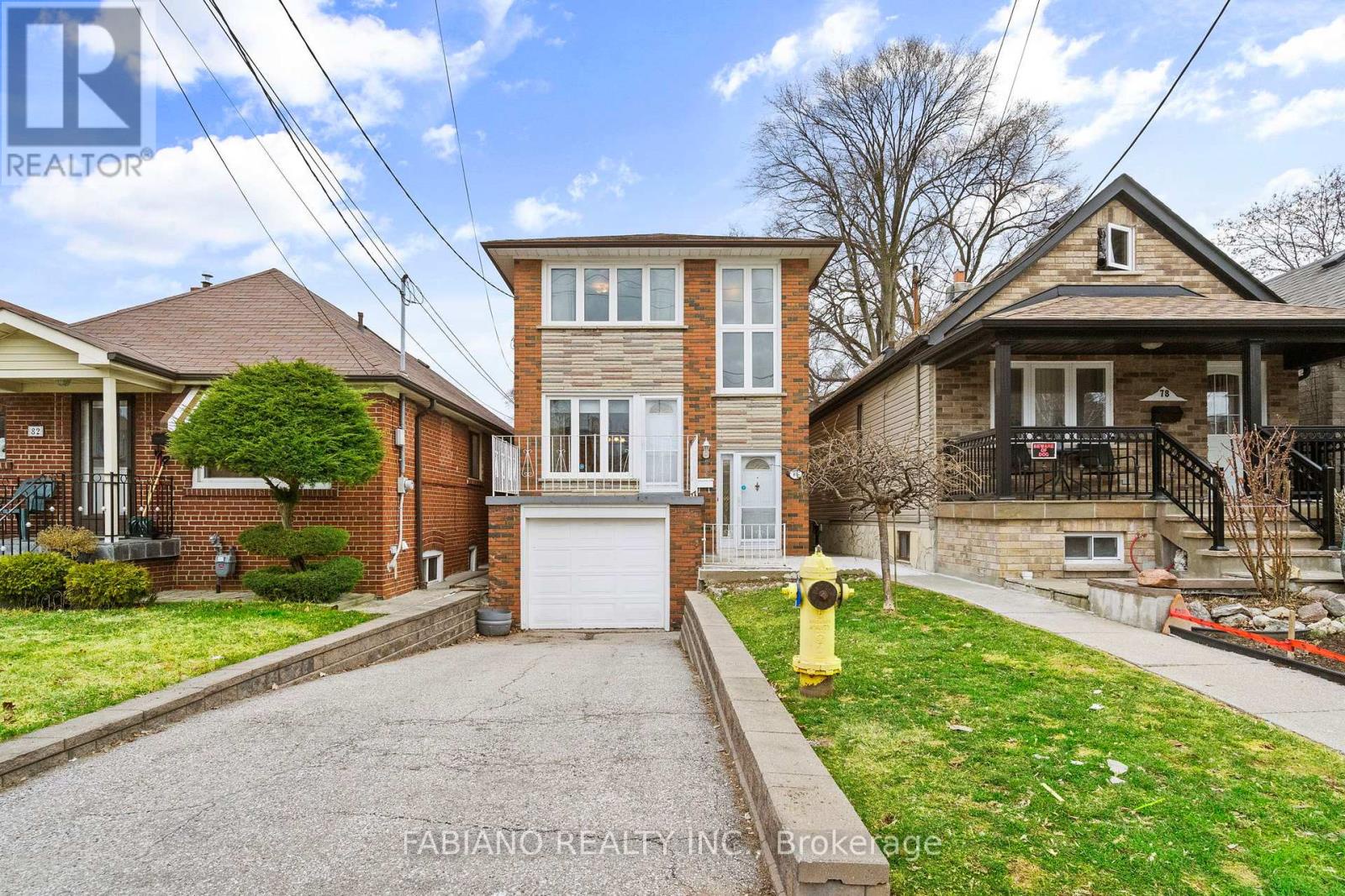 80 Cayuga Avenue, Toronto (rockcliffe-smythe), Ontario