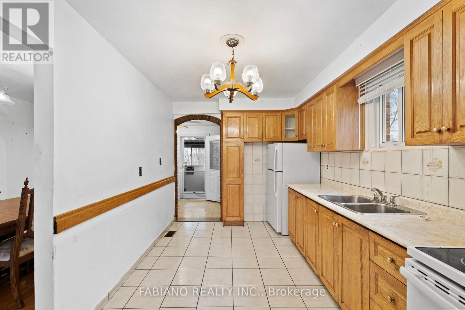 80 Cayuga Avenue, Toronto (rockcliffe-smythe), Ontario