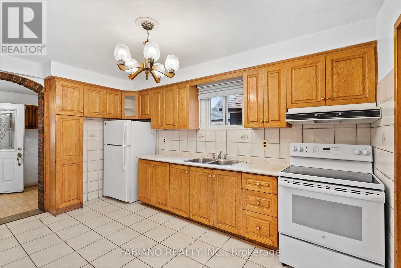 80 Cayuga Avenue, Toronto (rockcliffe-smythe), Ontario