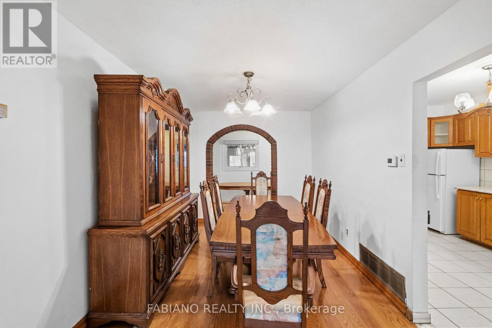 80 Cayuga Avenue, Toronto (rockcliffe-smythe), Ontario