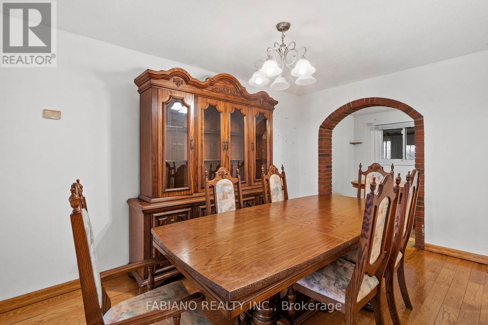 80 Cayuga Avenue, Toronto (rockcliffe-smythe), Ontario