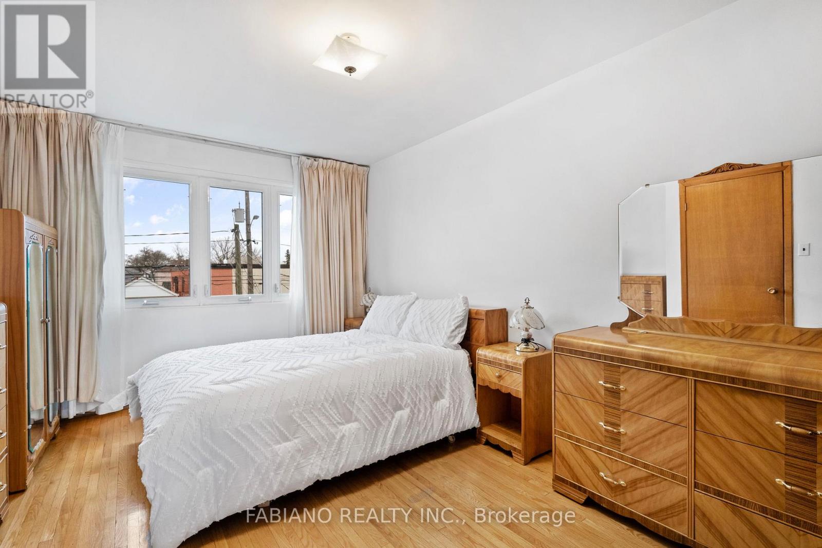 80 Cayuga Avenue, Toronto (rockcliffe-smythe), Ontario