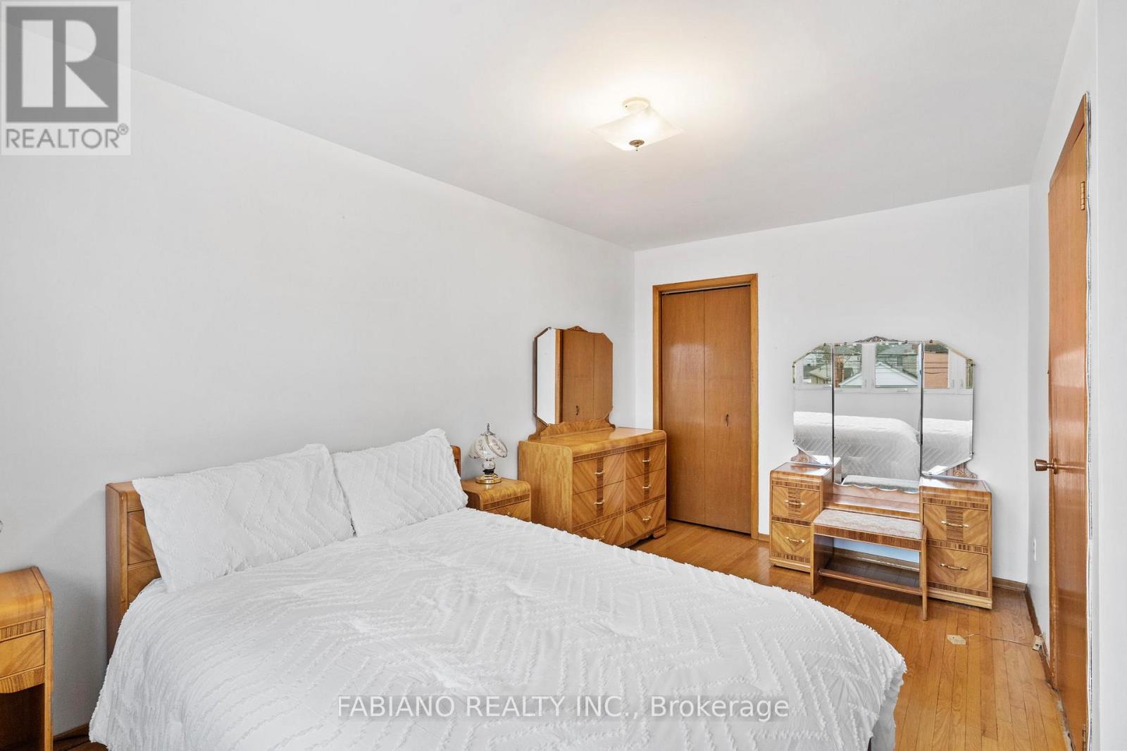 80 Cayuga Avenue, Toronto (rockcliffe-smythe), Ontario