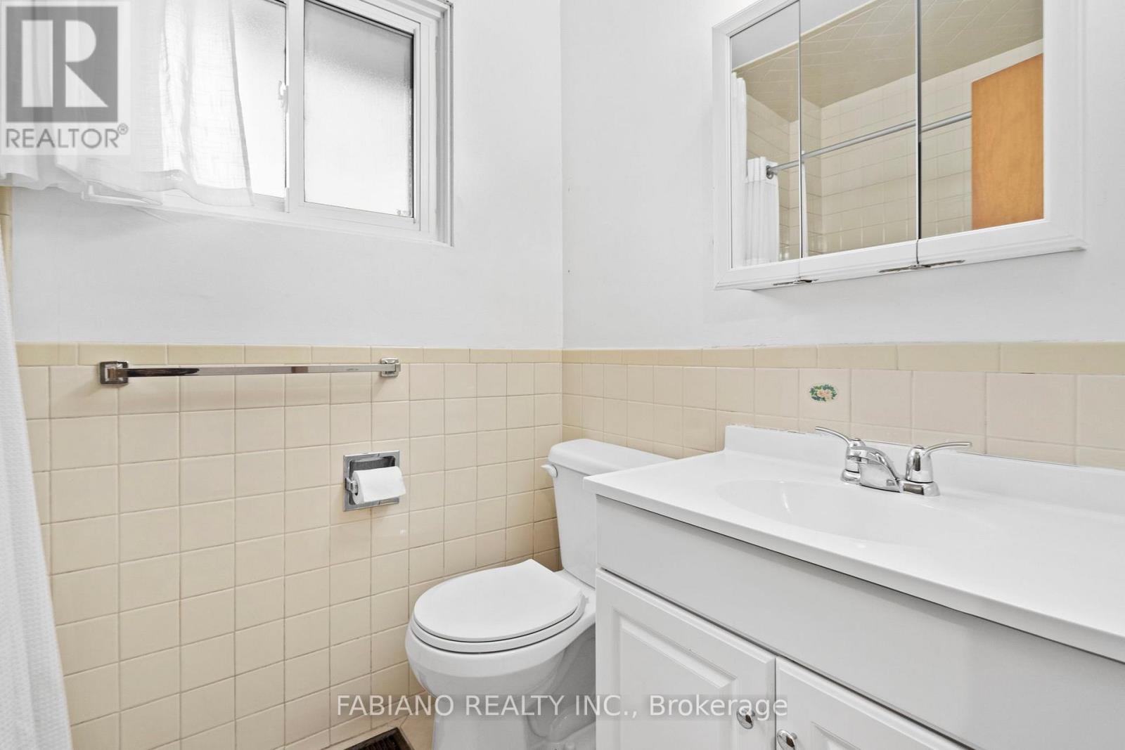 80 Cayuga Avenue, Toronto (rockcliffe-smythe), Ontario