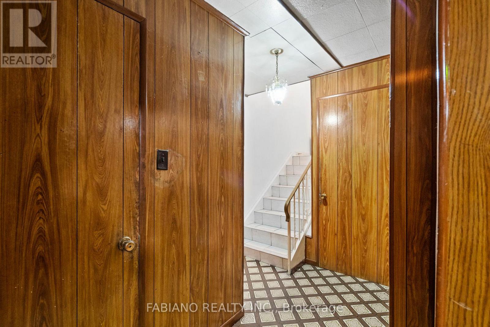 80 Cayuga Avenue, Toronto (rockcliffe-smythe), Ontario