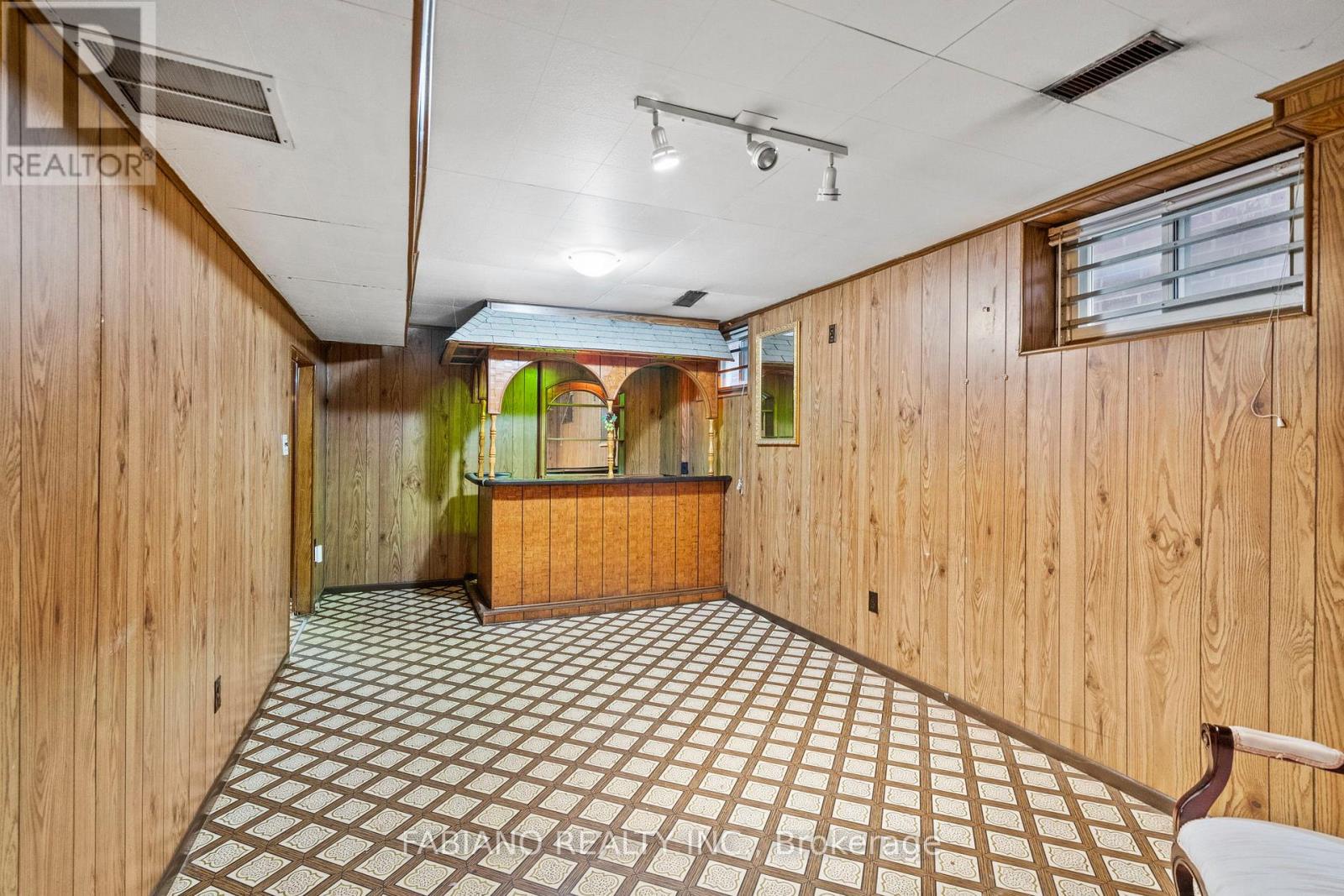 80 Cayuga Avenue, Toronto (rockcliffe-smythe), Ontario