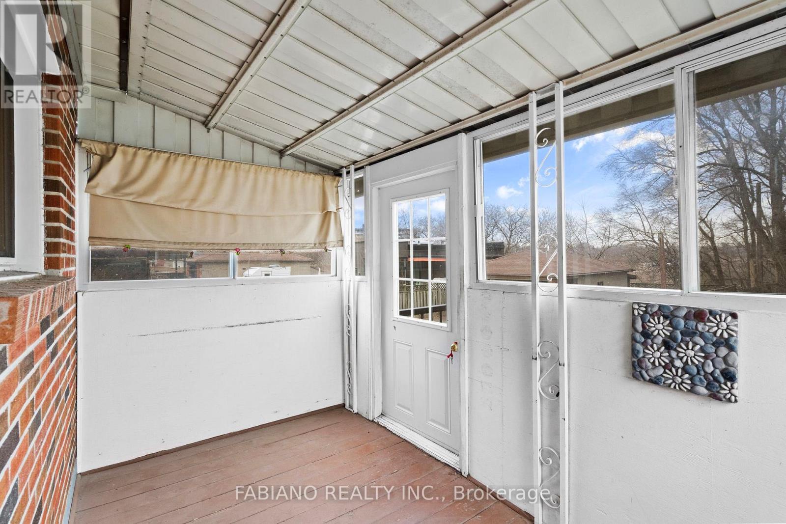 80 Cayuga Avenue, Toronto (rockcliffe-smythe), Ontario