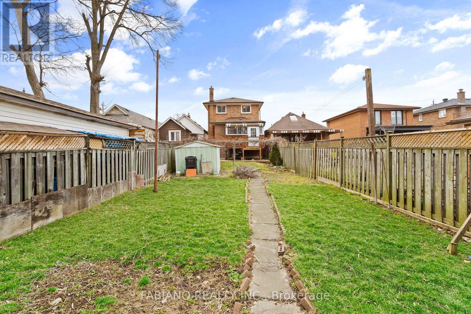 80 Cayuga Avenue, Toronto (rockcliffe-smythe), Ontario