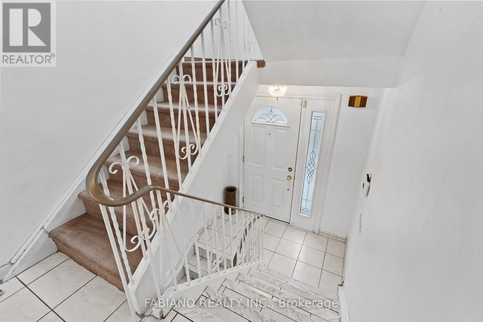 80 Cayuga Avenue, Toronto (rockcliffe-smythe), Ontario