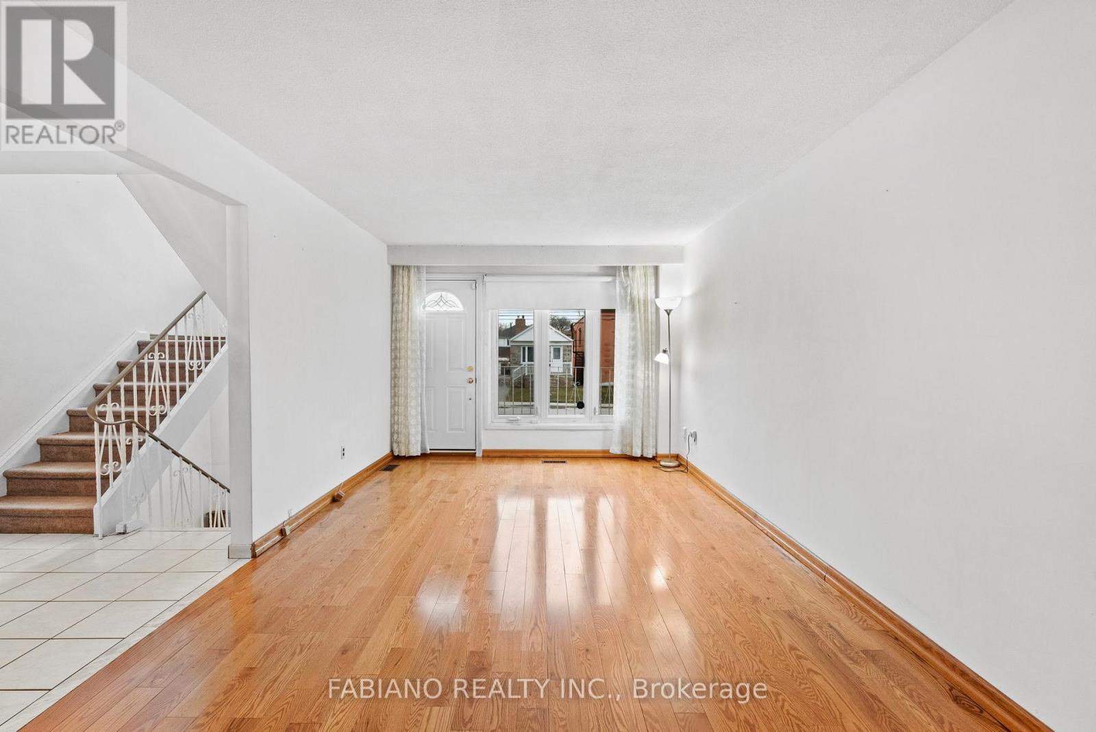 80 Cayuga Avenue, Toronto (rockcliffe-smythe), Ontario