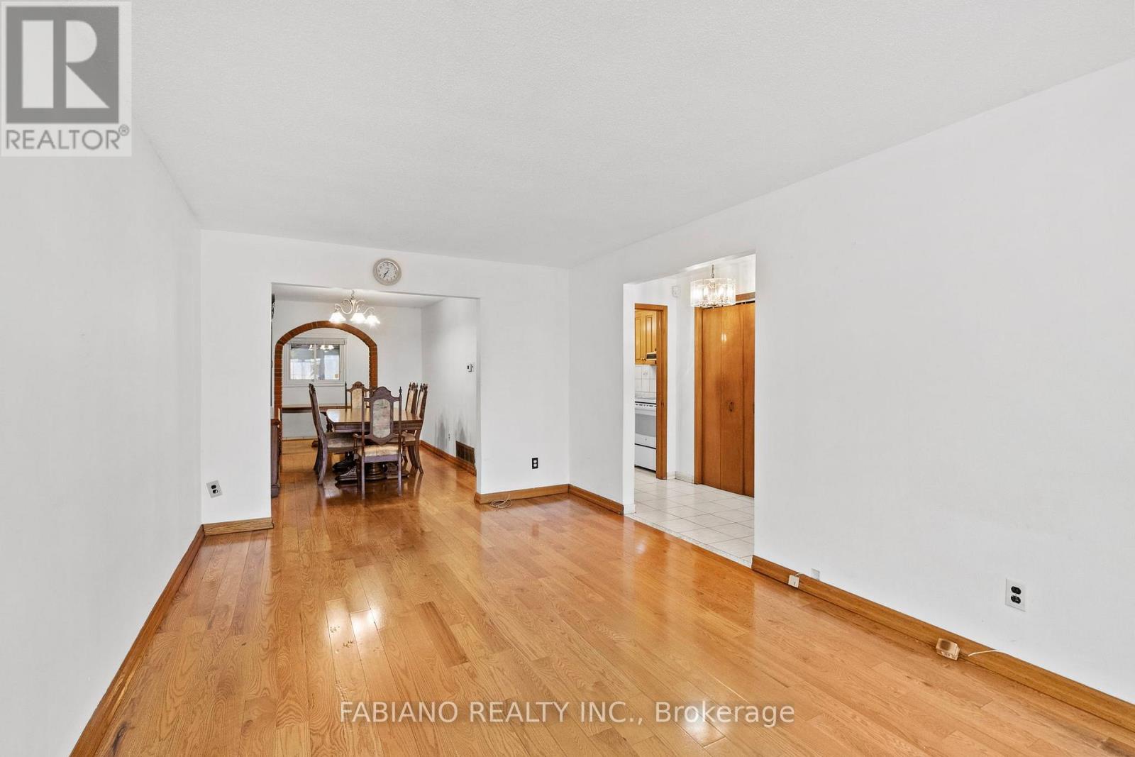 80 Cayuga Avenue, Toronto (rockcliffe-smythe), Ontario