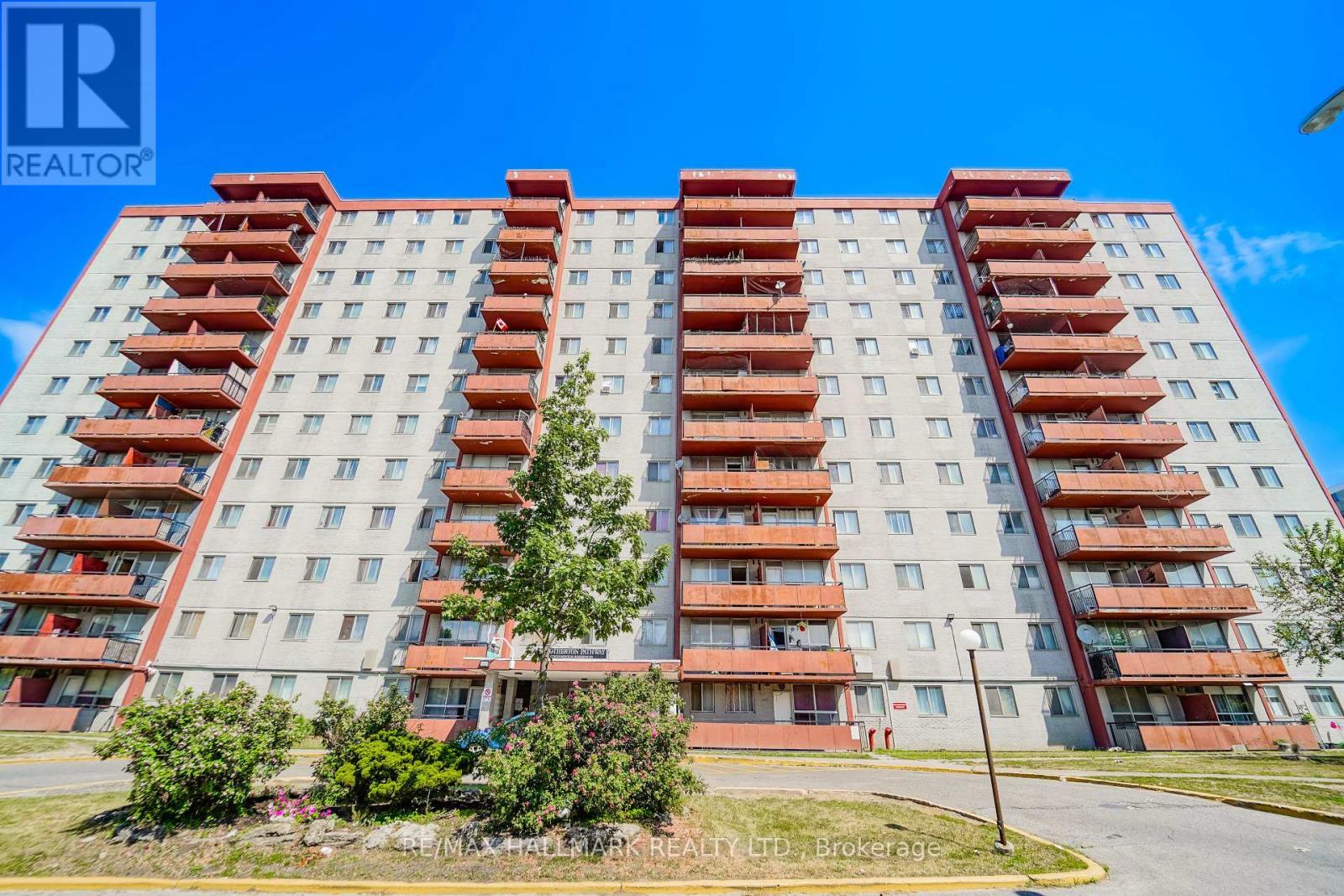 411 - 50 Lotherton Pathway W, Toronto (yorkdale-glen Park), Ontario