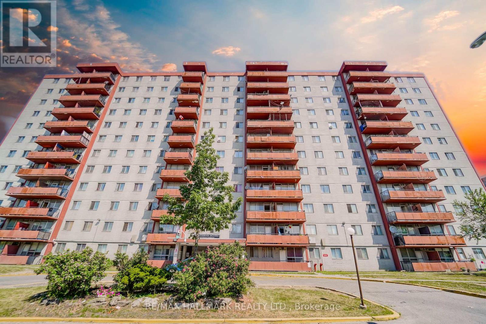 411 - 50 Lotherton Pathway W, Toronto (yorkdale-glen Park), Ontario