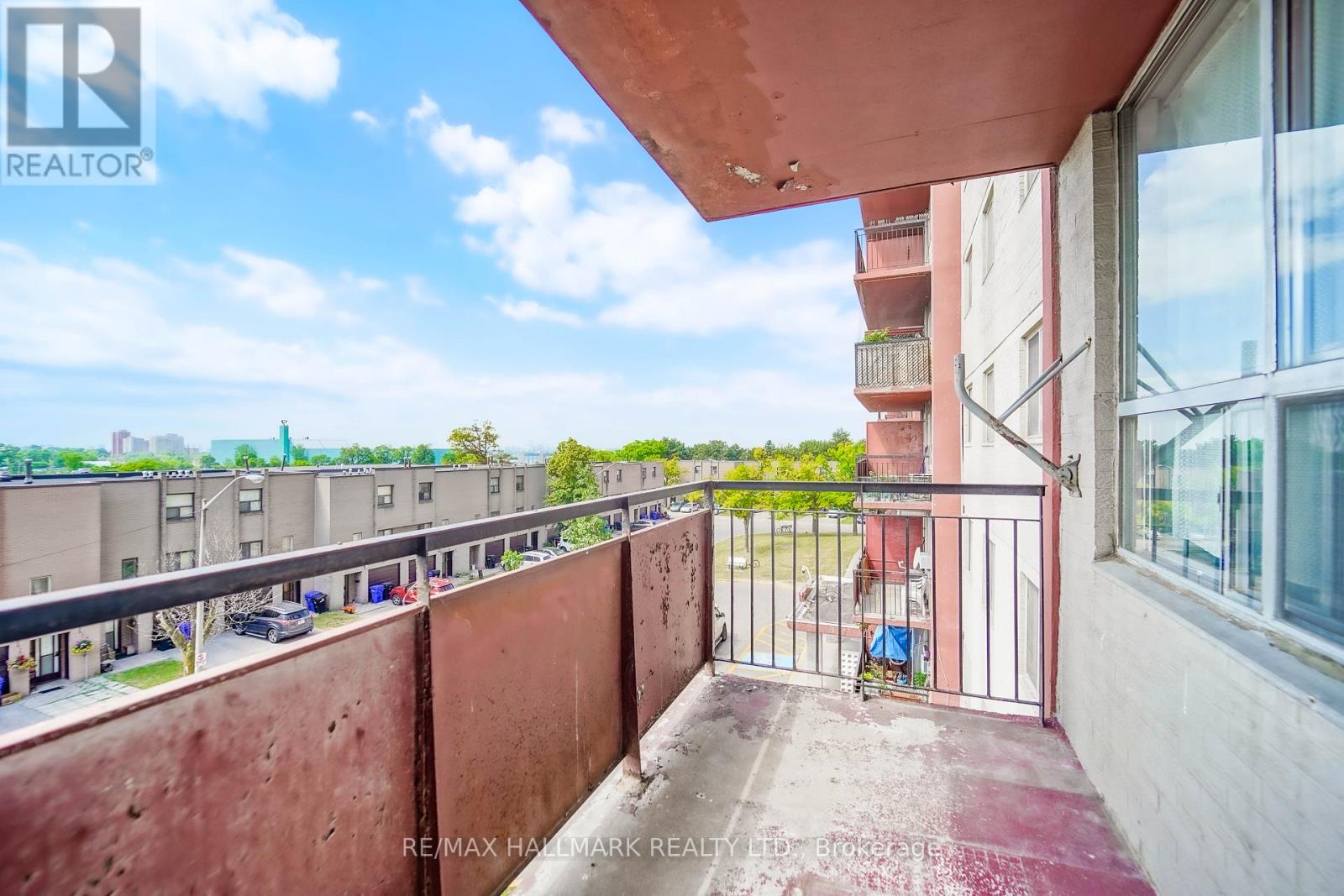 411 - 50 Lotherton Pathway W, Toronto (yorkdale-glen Park), Ontario