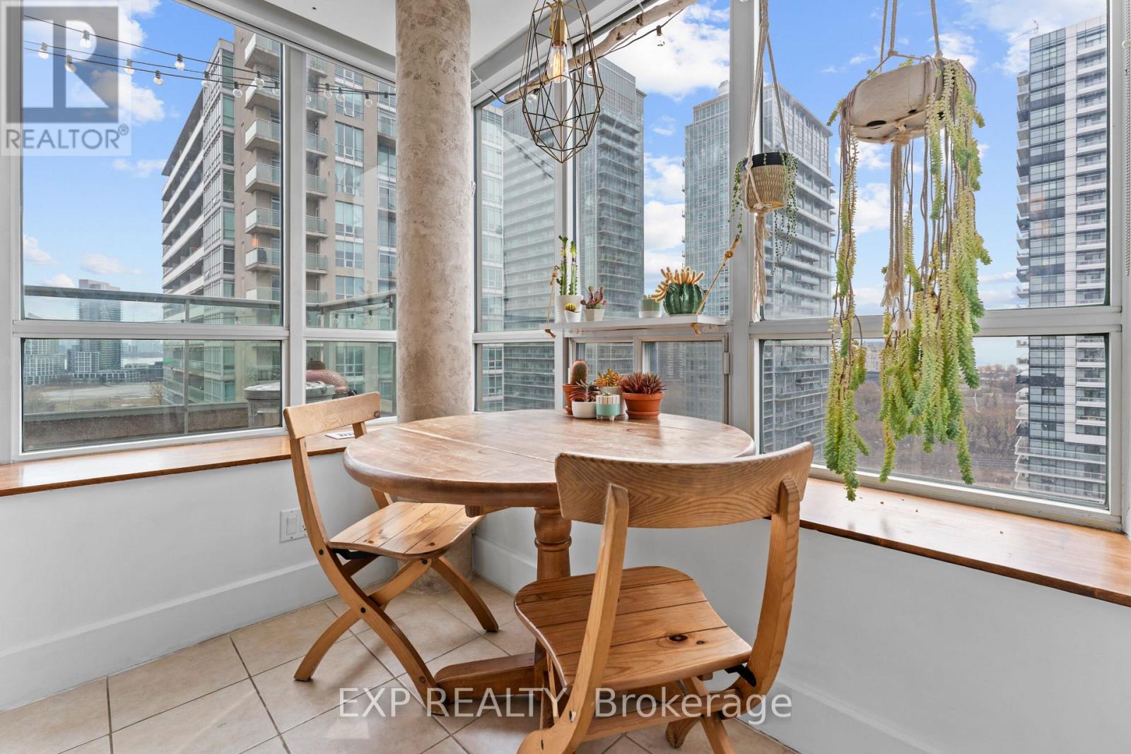 828 - 250 Manitoba Street, Toronto (mimico), Ontario