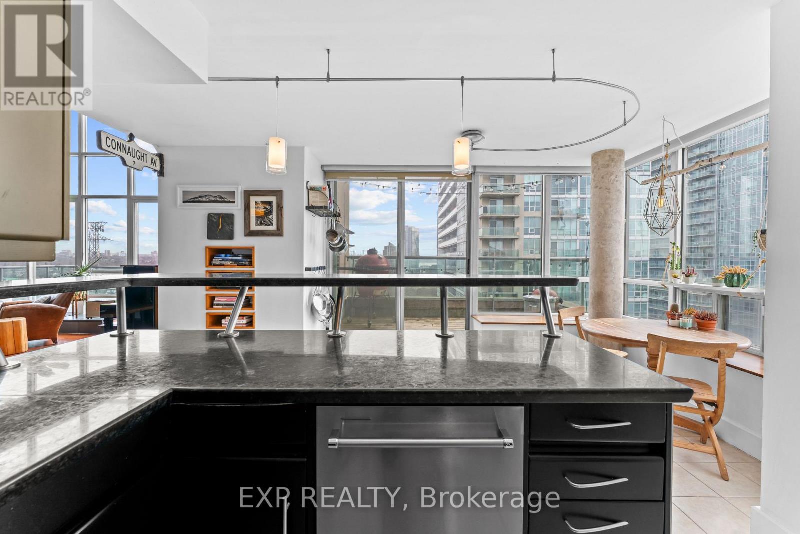 828 - 250 Manitoba Street, Toronto (mimico), Ontario