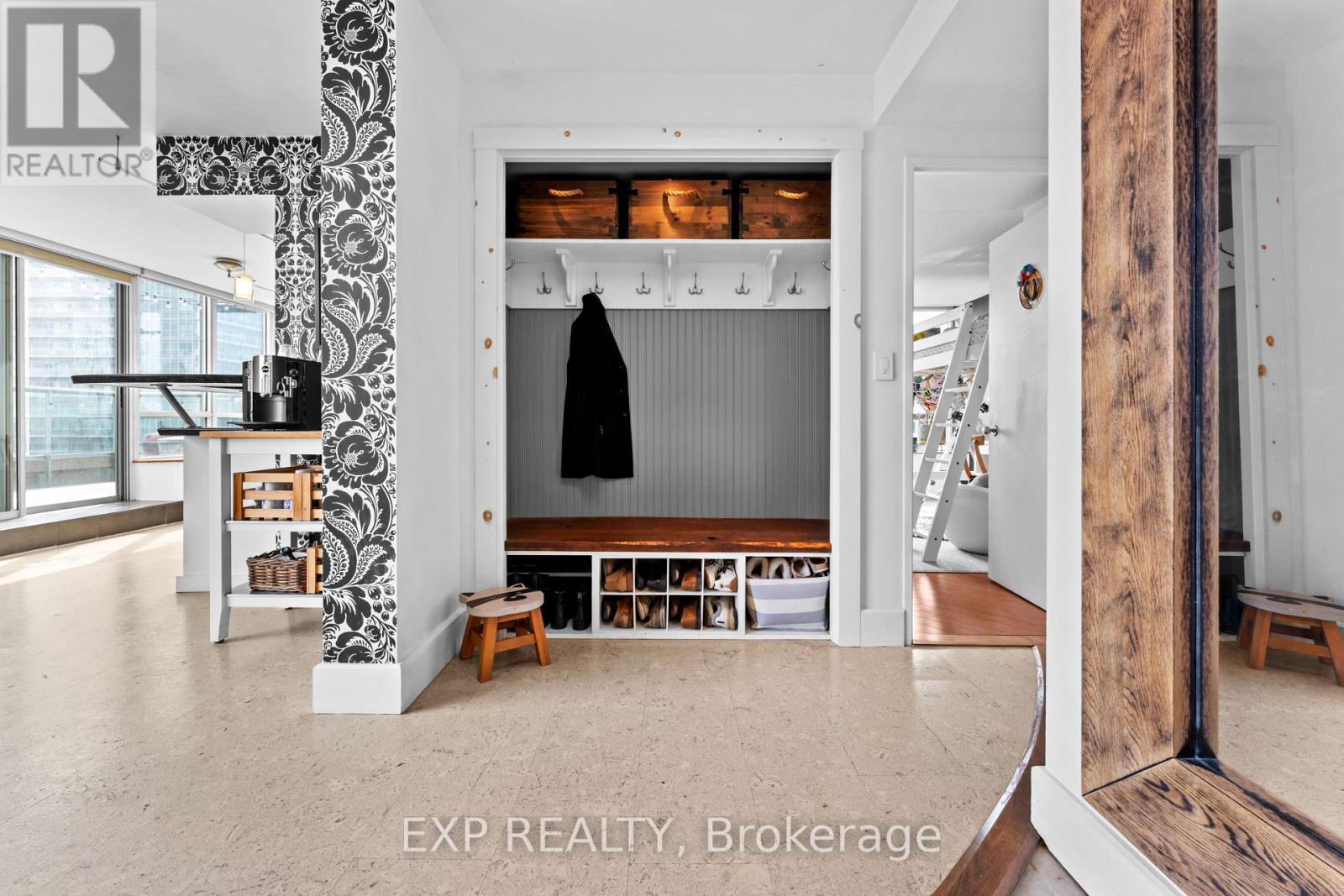 828 - 250 Manitoba Street, Toronto (mimico), Ontario