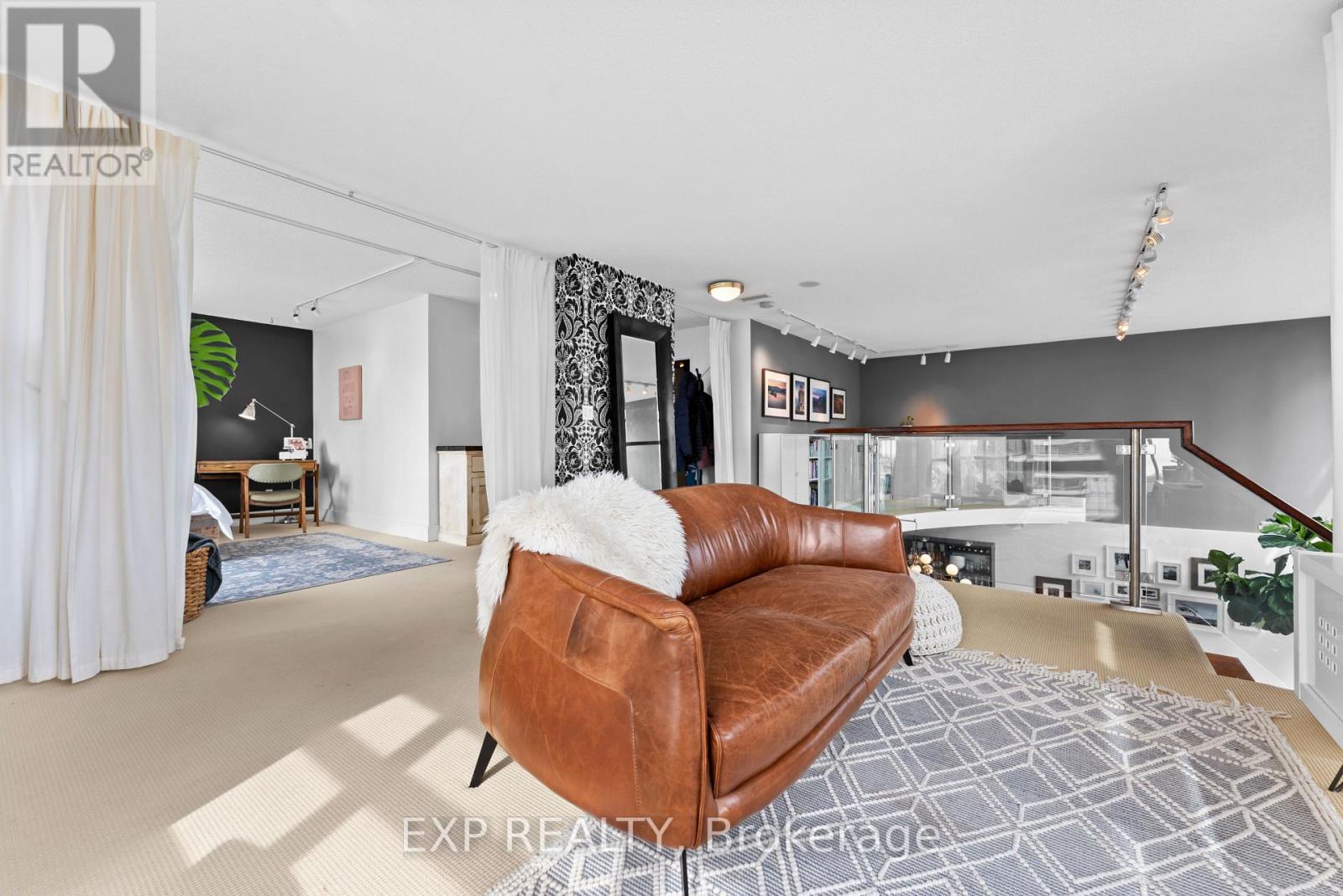 828 - 250 Manitoba Street, Toronto (mimico), Ontario