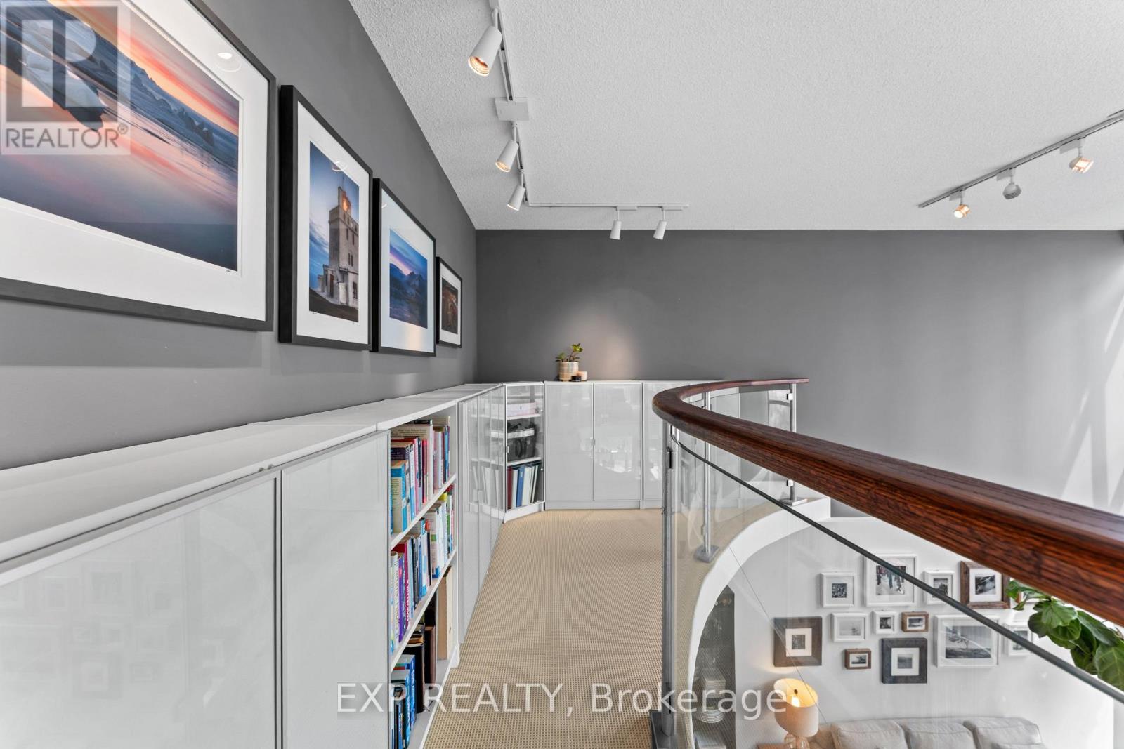 828 - 250 Manitoba Street, Toronto (mimico), Ontario