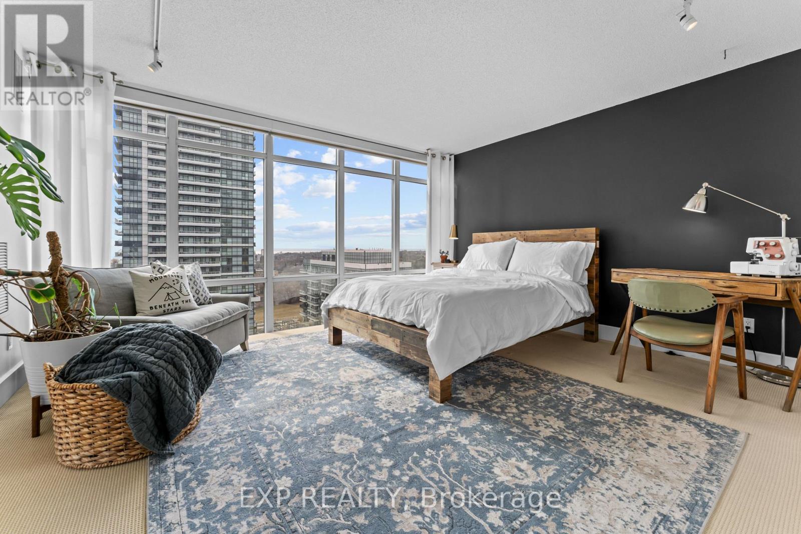 828 - 250 Manitoba Street, Toronto (mimico), Ontario