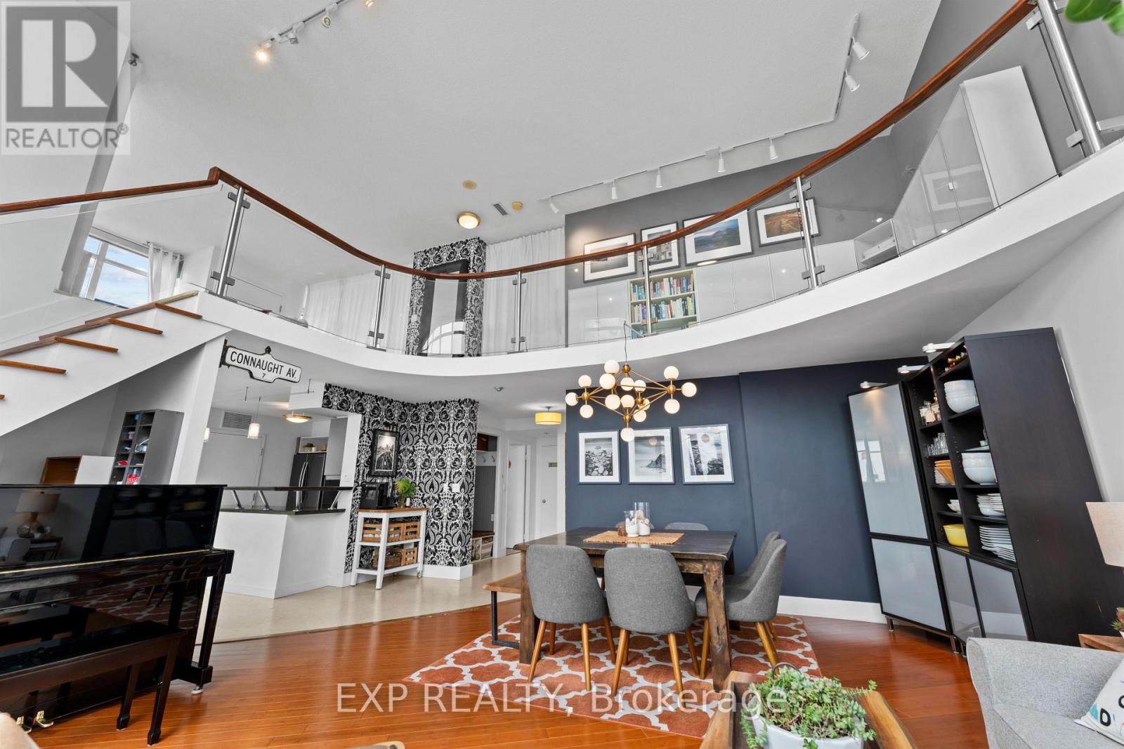 828 - 250 Manitoba Street, Toronto (mimico), Ontario