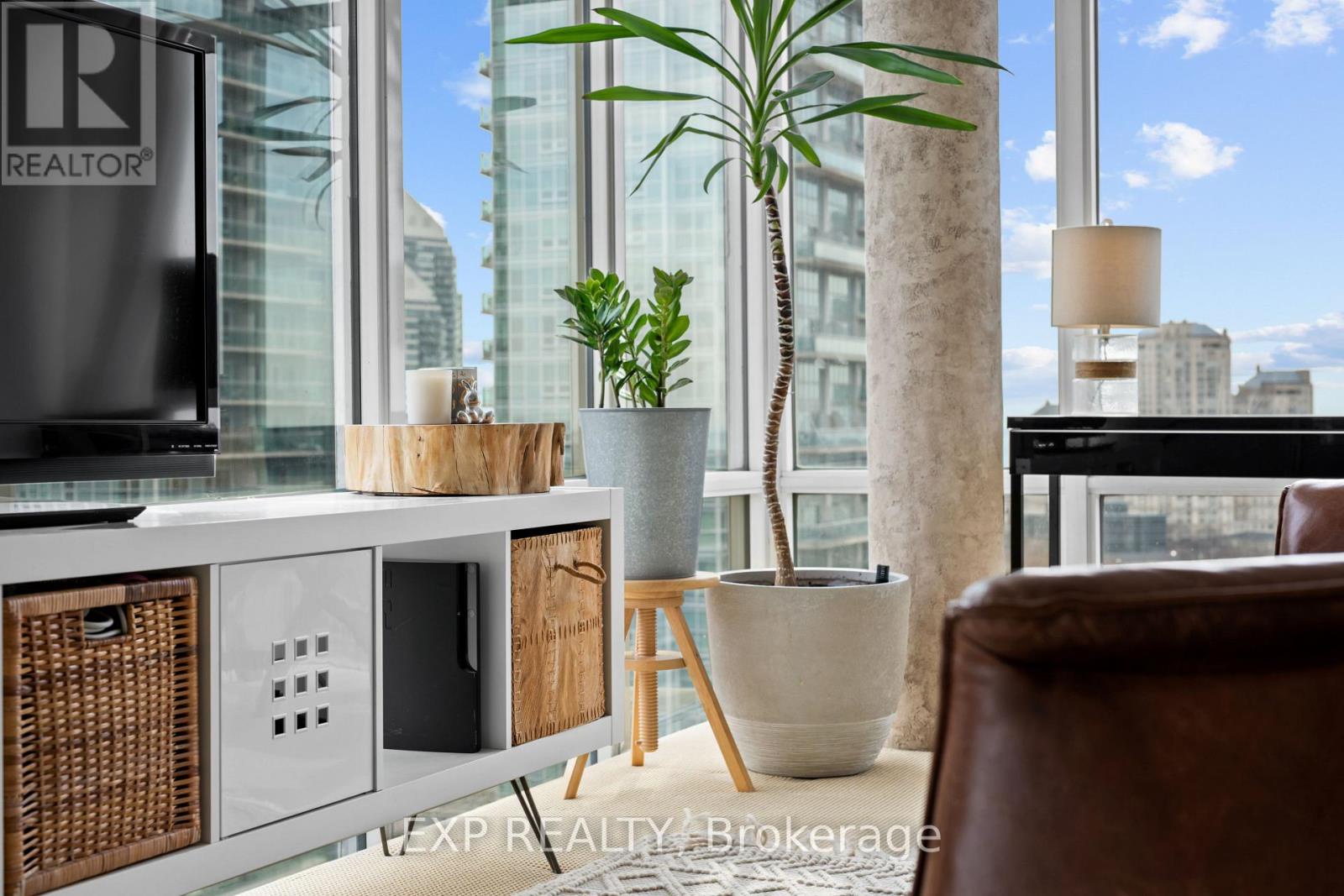 828 - 250 Manitoba Street, Toronto (mimico), Ontario