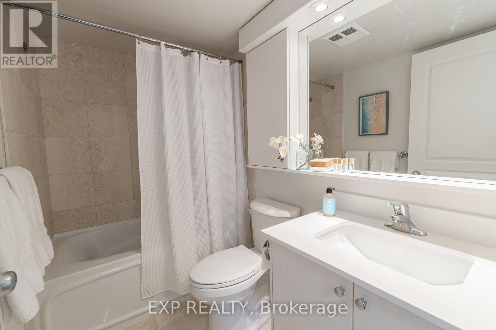 1603 - 801 Bay Street, Toronto (bay Street Corridor), Ontario