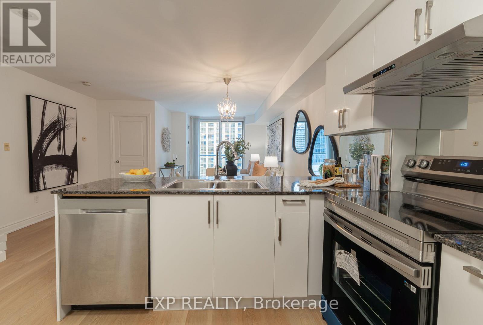 1603 - 801 Bay Street, Toronto (bay Street Corridor), Ontario