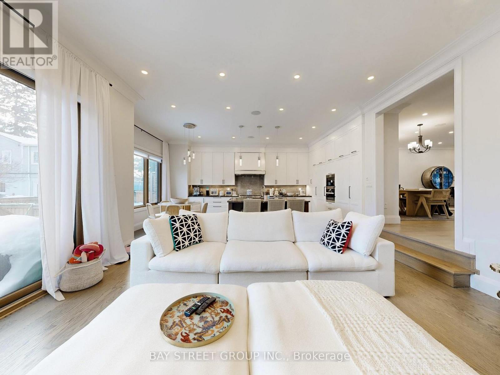 31 Evergreen Gardens, Toronto (leaside), Ontario