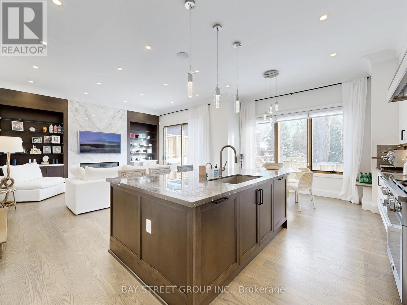 31 Evergreen Gardens, Toronto (leaside), Ontario