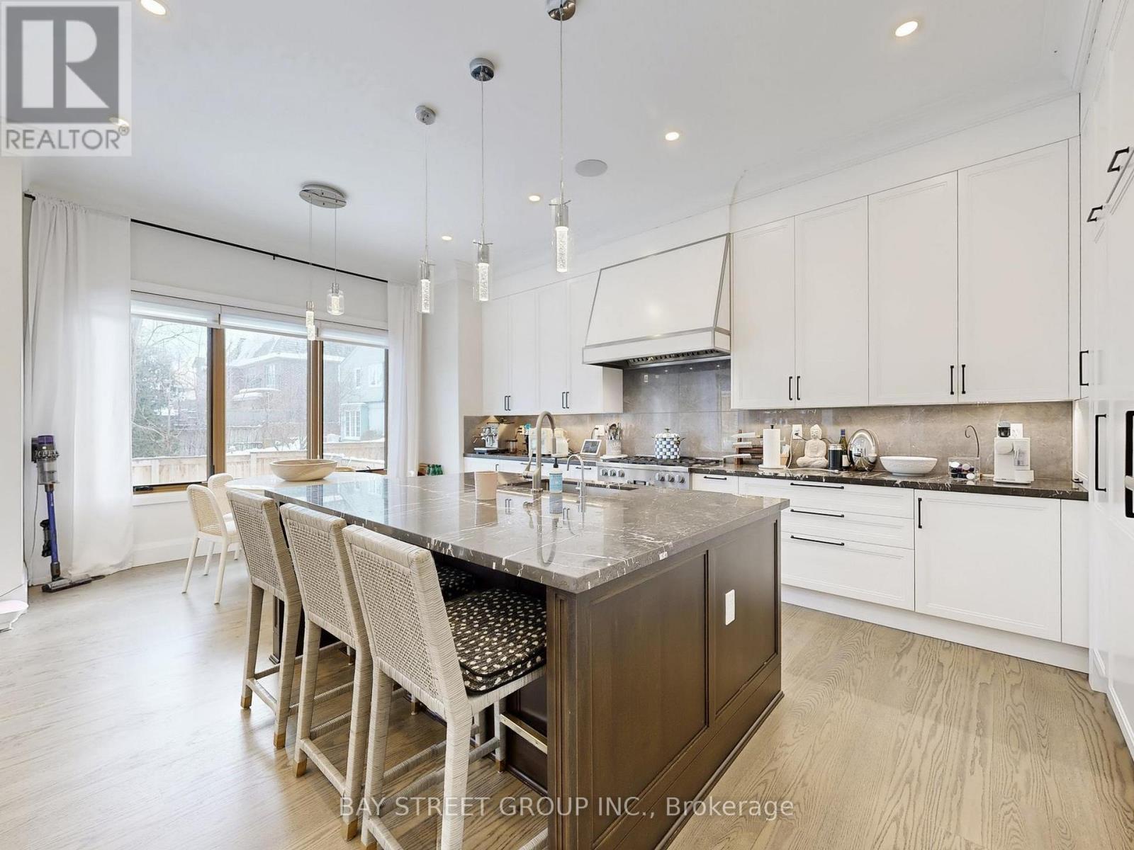 31 Evergreen Gardens, Toronto (leaside), Ontario