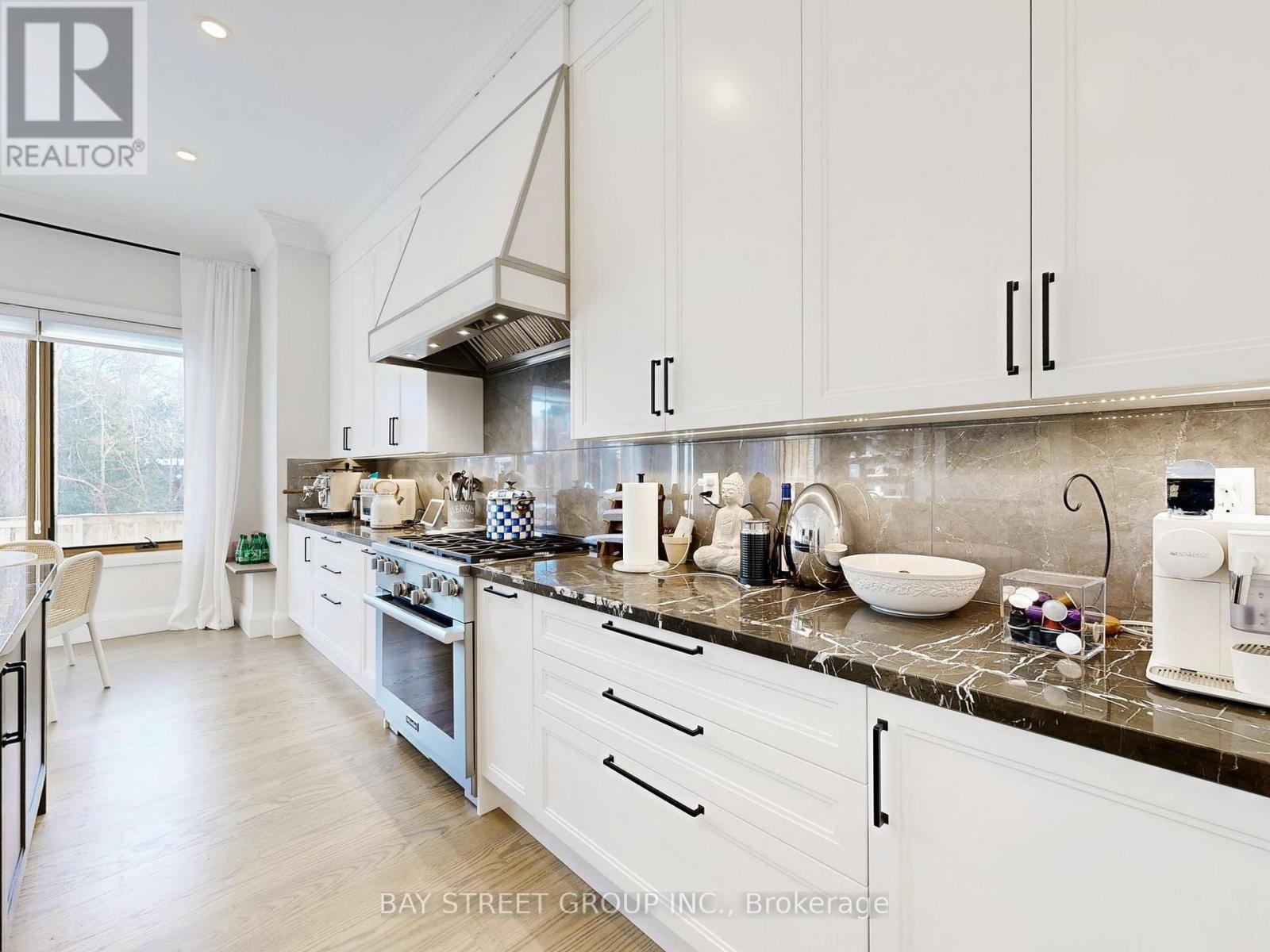 31 Evergreen Gardens, Toronto (leaside), Ontario