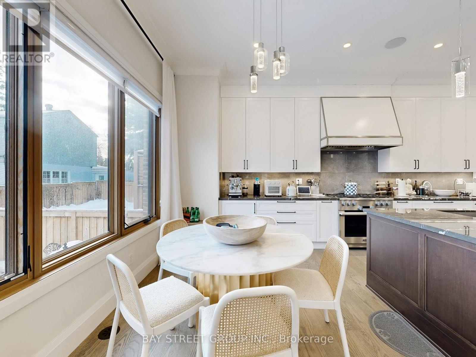 31 Evergreen Gardens, Toronto (leaside), Ontario