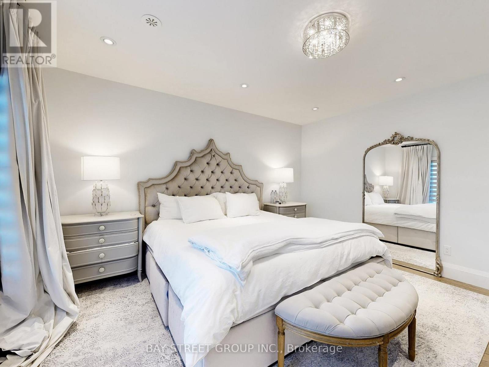 31 Evergreen Gardens, Toronto (leaside), Ontario