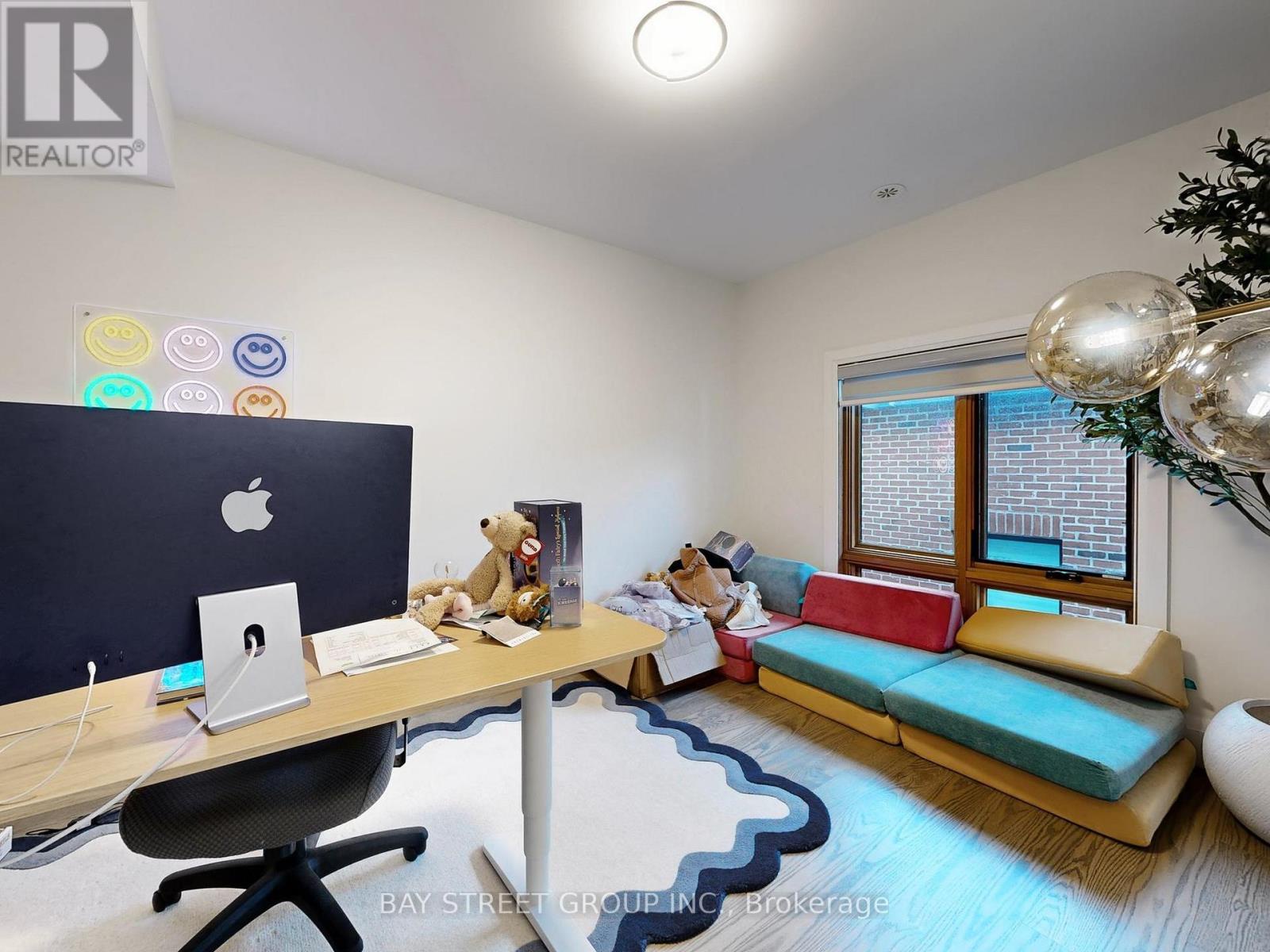 31 Evergreen Gardens, Toronto (leaside), Ontario