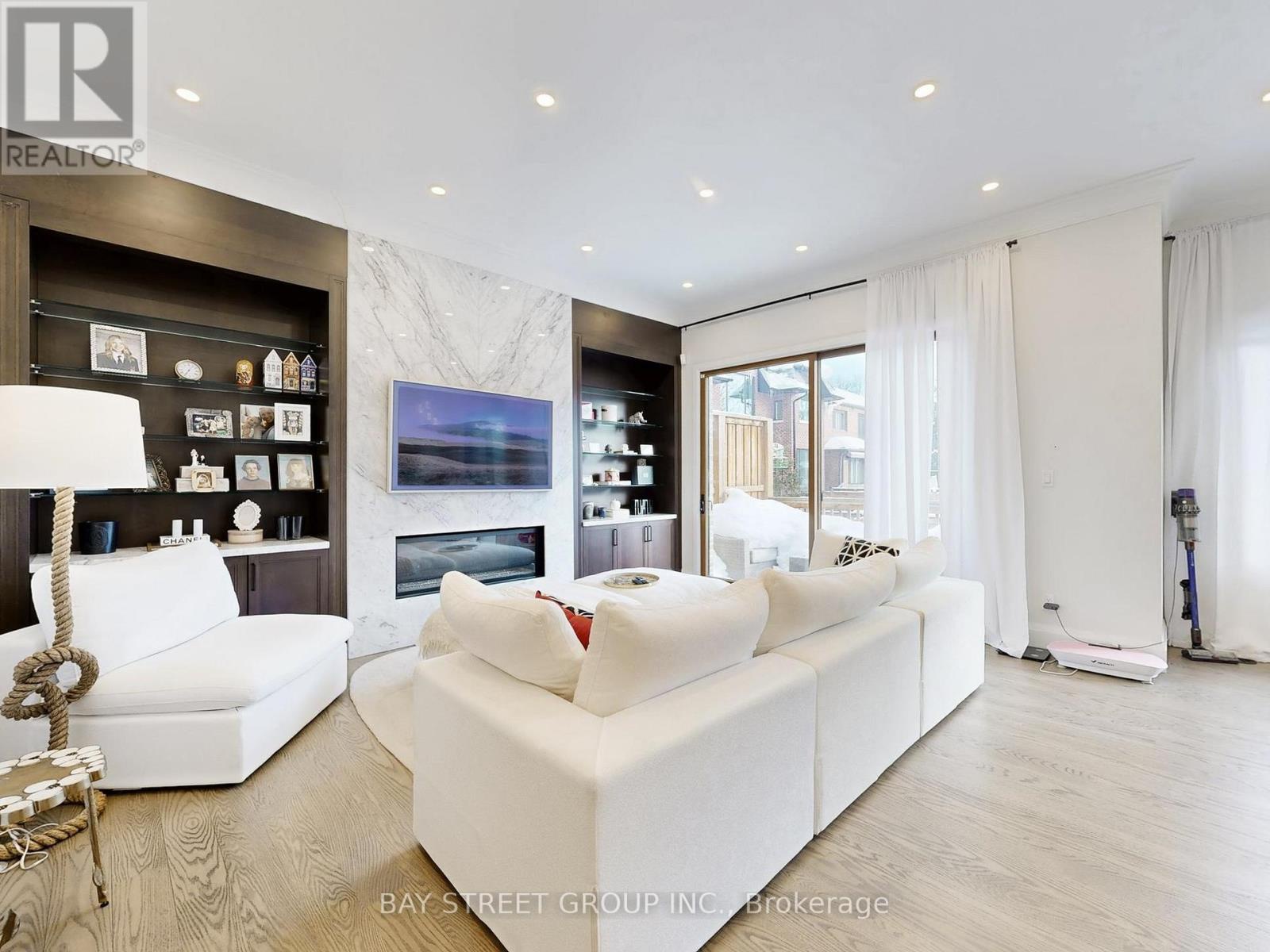 31 Evergreen Gardens, Toronto (leaside), Ontario